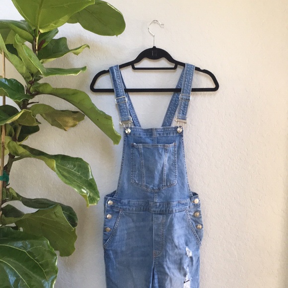 H&M Denim - DISTRESSED OVERALLS ❤️